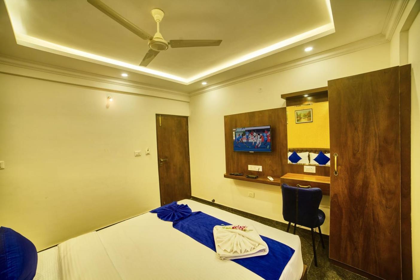 Sm Royal Stay Hotel - Near Bangalore International Airport Devanahalli ภายนอก รูปภาพ
